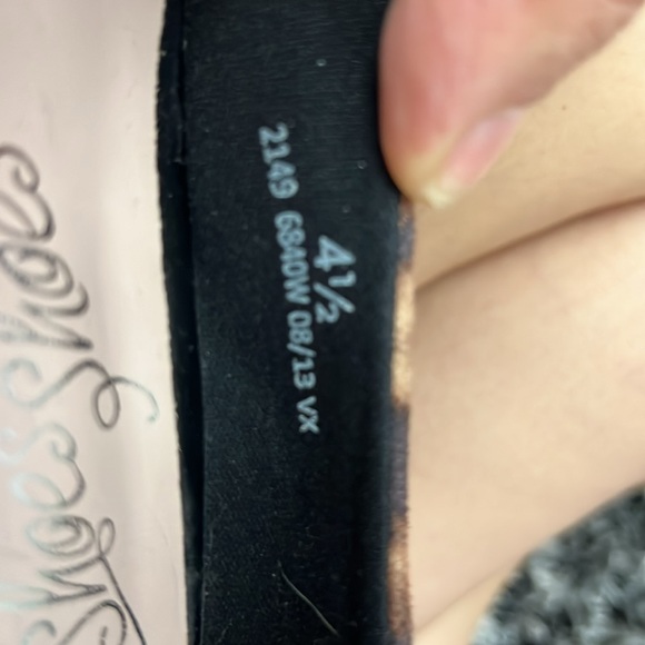 M&S heels - Picture 3 of 3